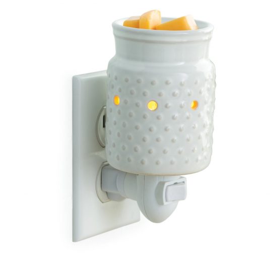 WHITE HOBNAIL PLUG IN